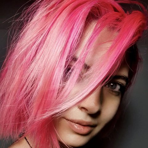 Mădălina Roza, fotografia de profil