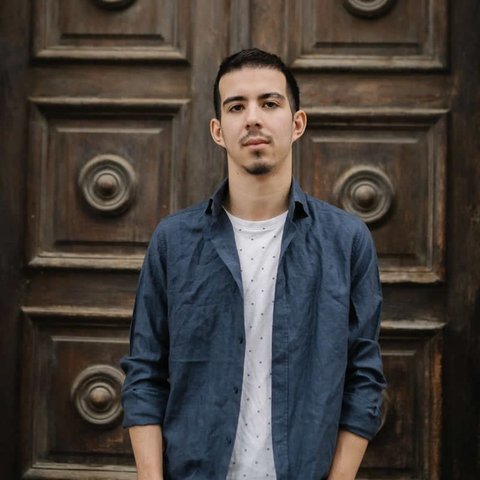 Răzvan Vișoiu, fotografia de profil