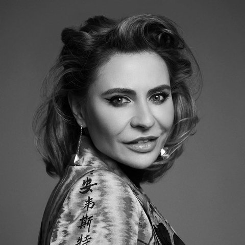 Adina Buzatu, profile photo