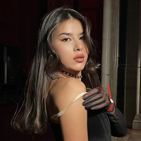 Denisa Potecaru, fotografia de profil