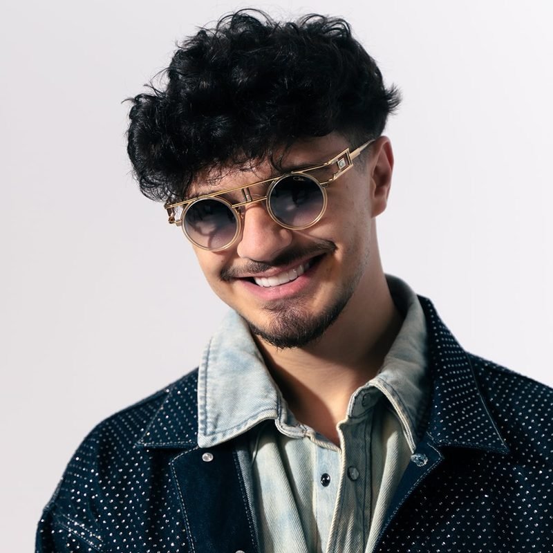 DJ Deny, portret